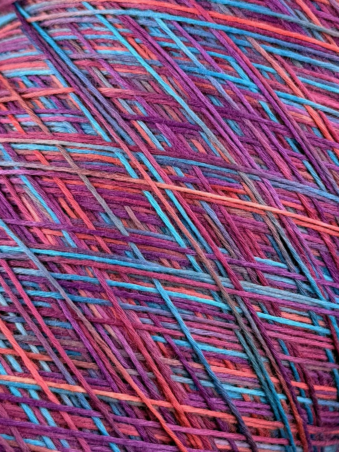 Zimpfer Wolle Art. Mimi Multicolor 500 m / 100 g – Garn aus Bambus und Seide col. Viola Lumière